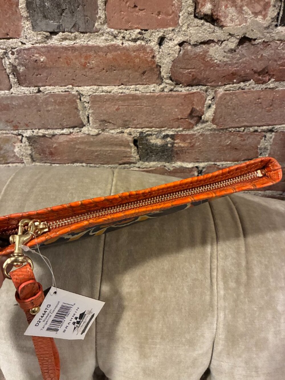 Brahmin~ NWT!!~ Rare Rosalyn Wristlet (Retail: $65) - Picture 14 of 15